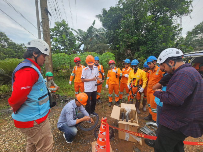 Instalasi LLPD dC20z di Jaringan 20kV PLN UP3 Kotabaru, Kalimantan Selatan Instalasi LLPD dC20z di Jaringan 20kV PLN UP3 Kotabaru, Kalimantan Selatan