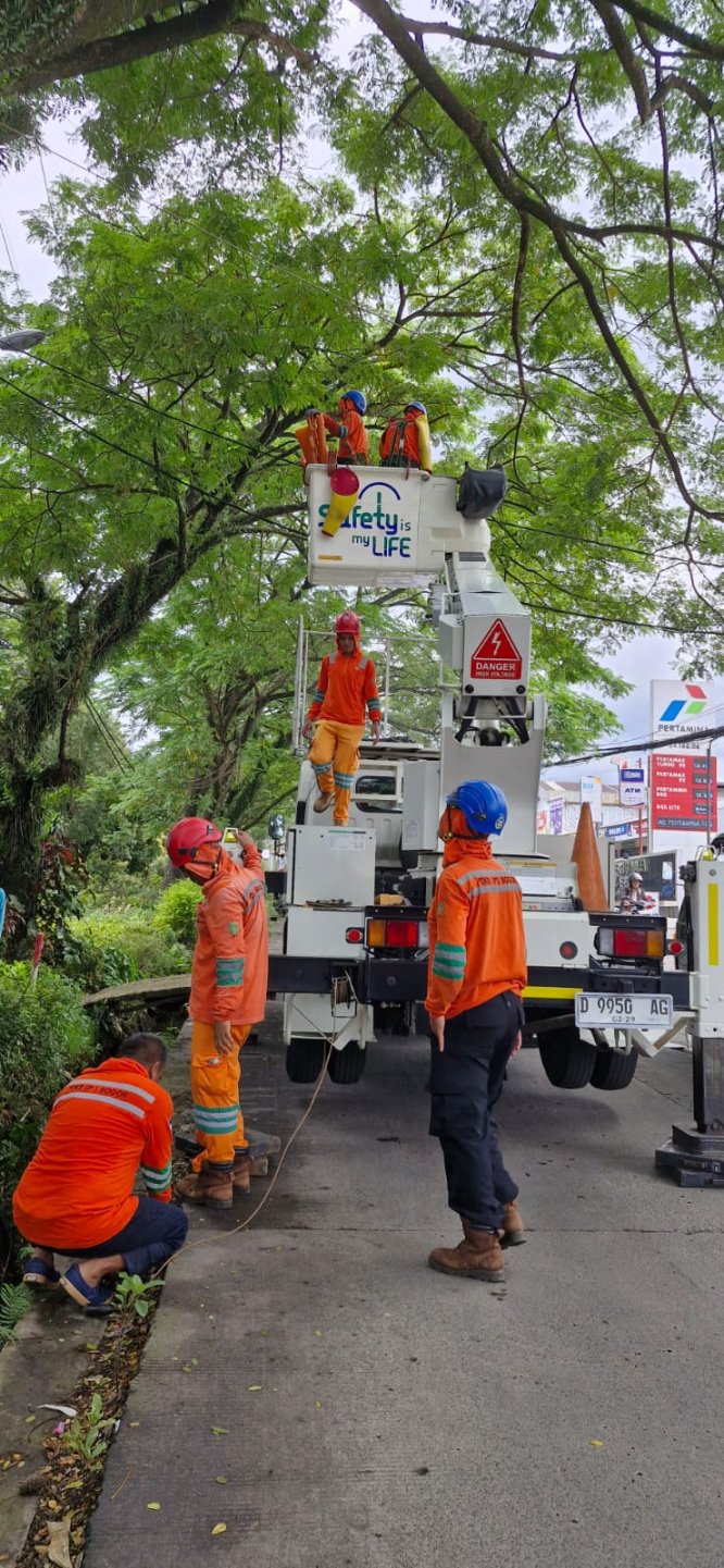 Instalasi LLPD i20z (dengan SC250) di area PLN UP3 Bogor Instalasi LLPD i20z (dengan SC250) di area PLN UP3 Bogor